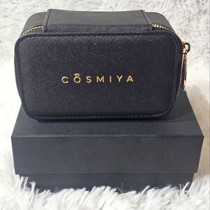 Cosmiya  jewelry box in travel size